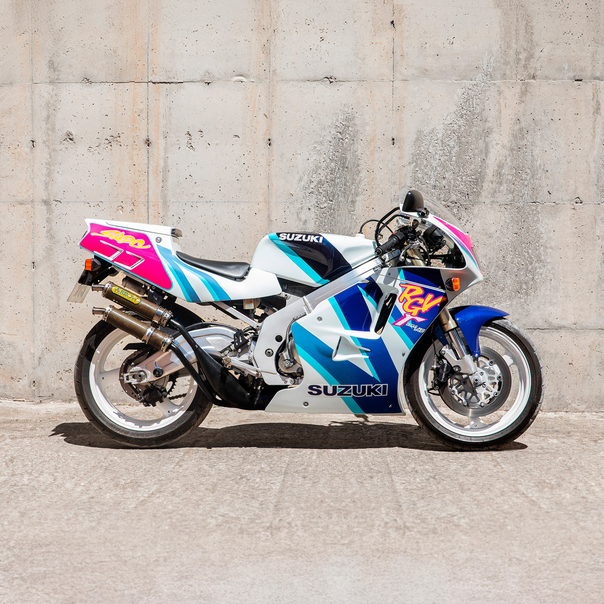 Suzuki RGV 250cc por Caracol Garage